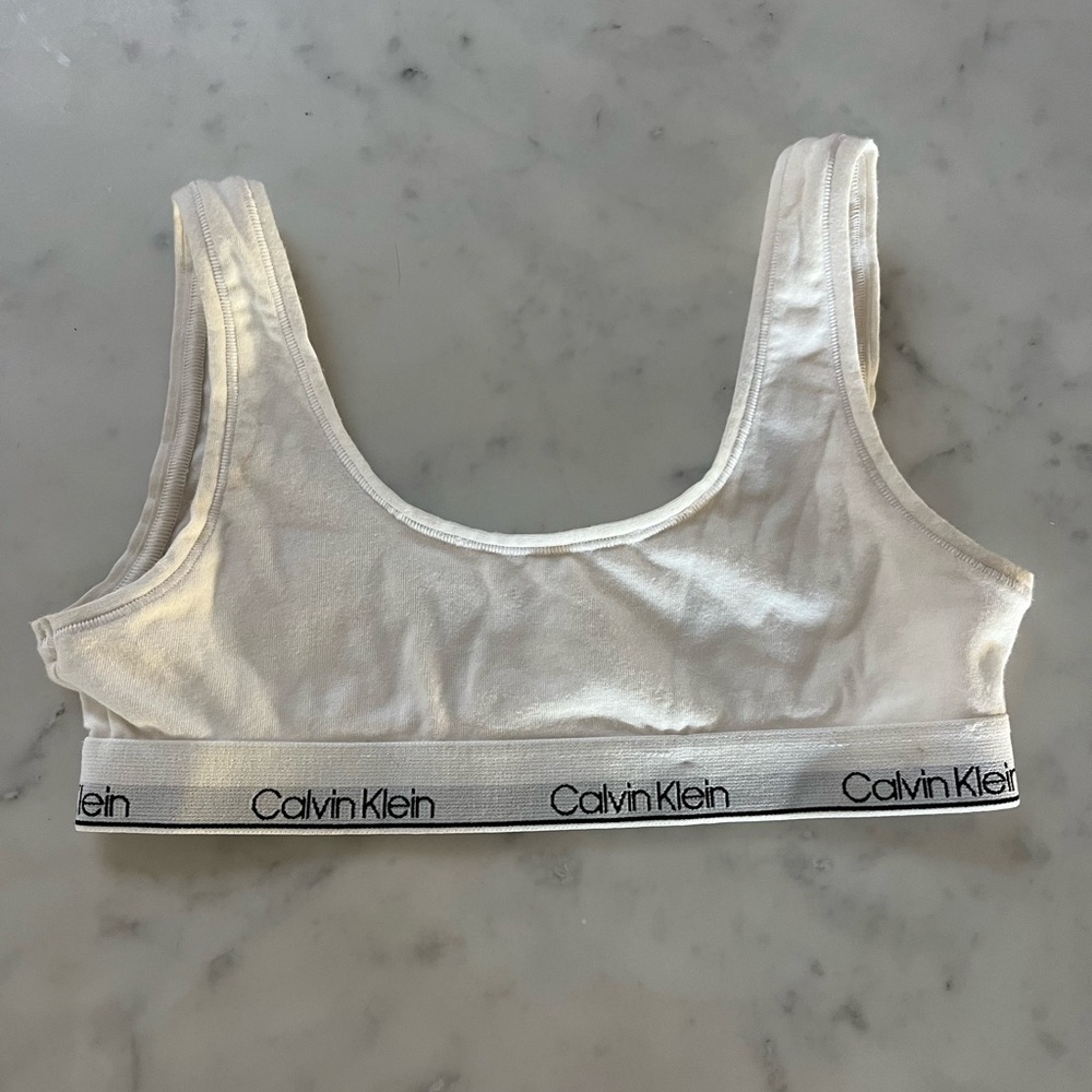 Calvin Klein White Bra with Scoop Neckline